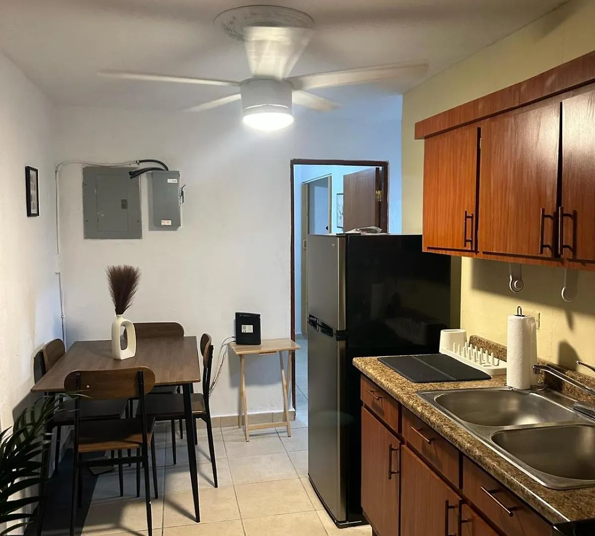 דירות קרולינה Amplia Casa En Vista Mar